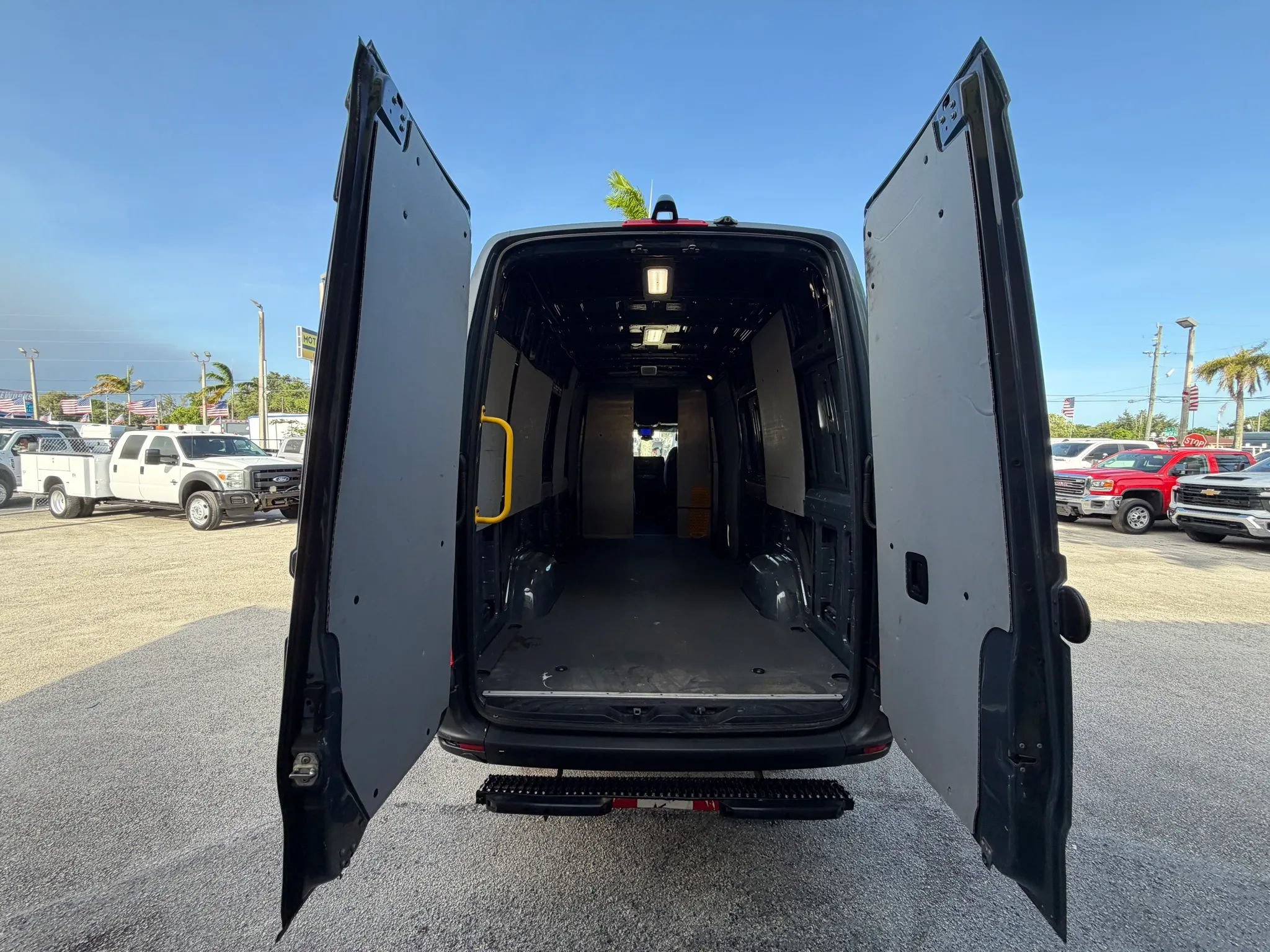 Used 2019 Mercedes-Benz Sprinter 170 image 5