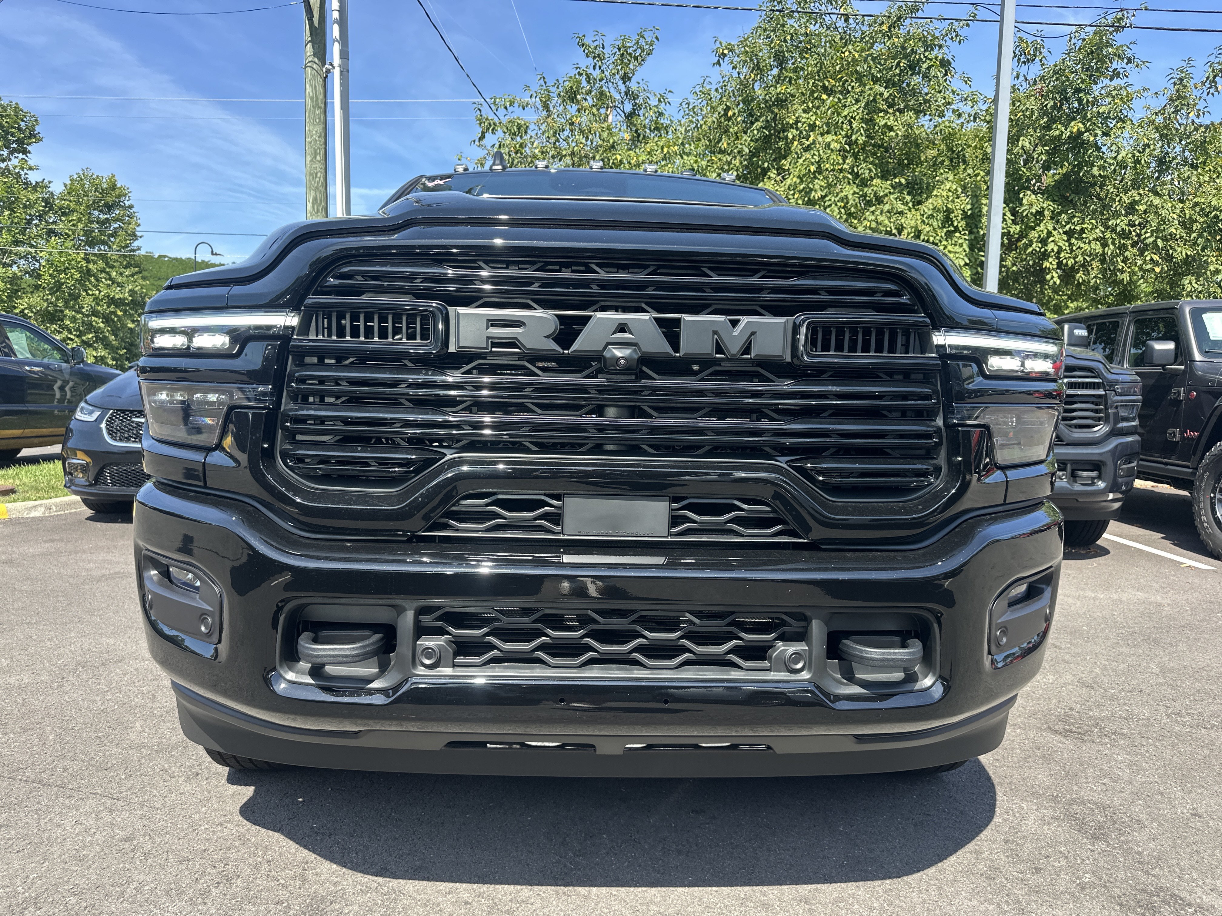 New 2026 RAM 3500 Laramie AWD/4WD image 22