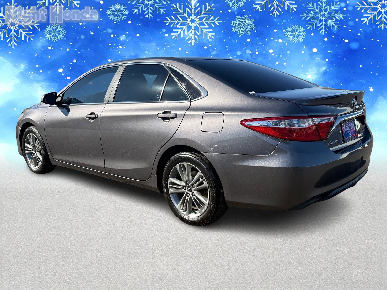 Used 2016 Toyota Camry SE image 4