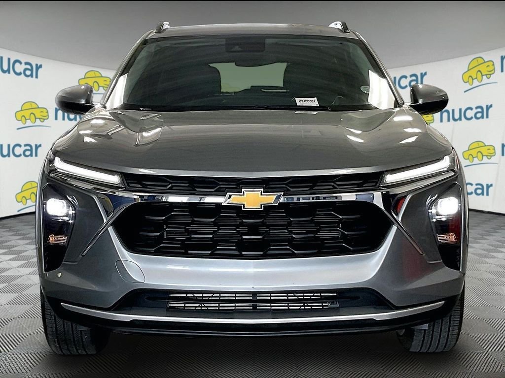 Used 2025 Chevrolet Trax LT w/ LT Convenience Package FWD image 2