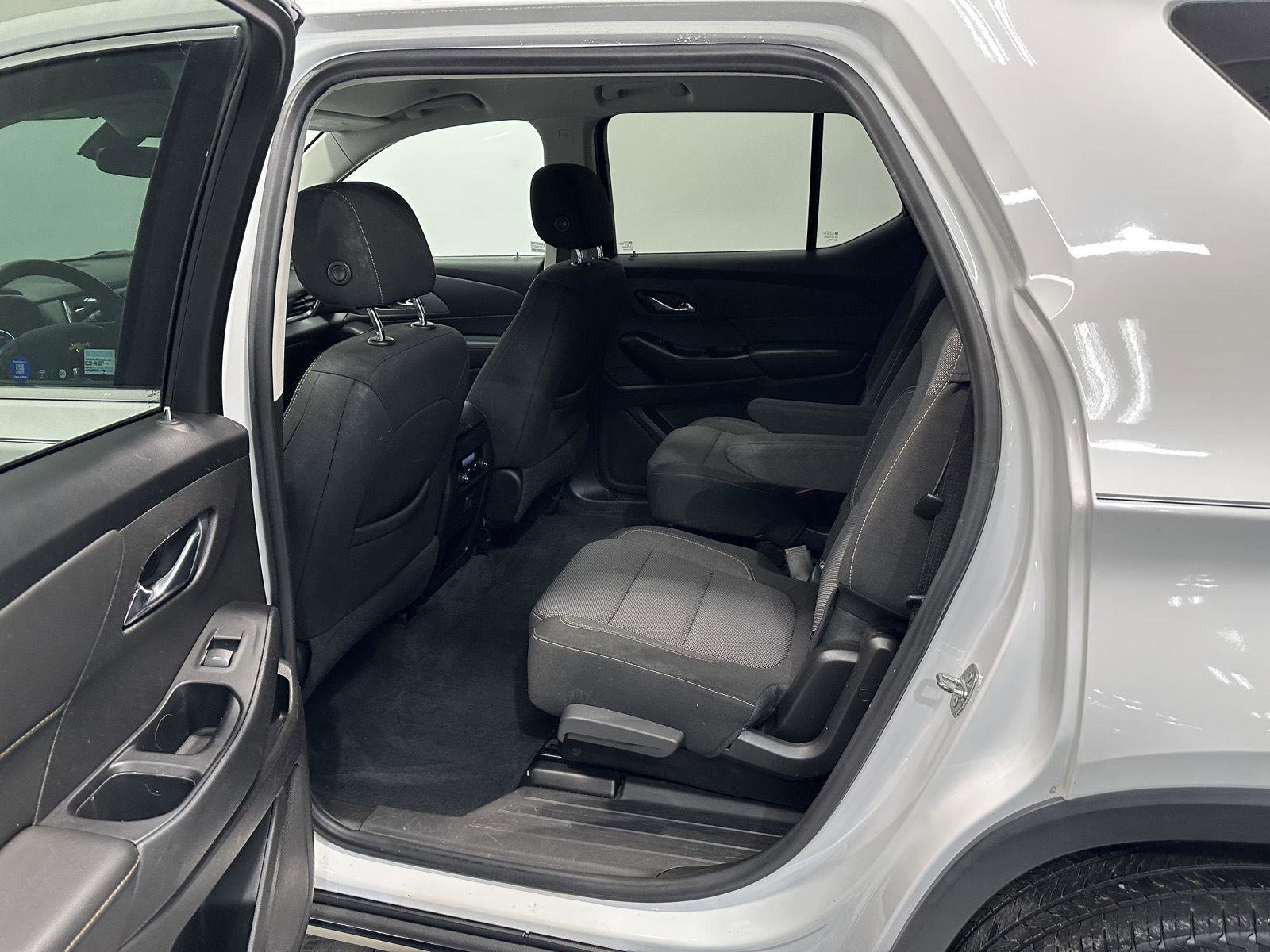 Used 2018 Chevrolet Traverse LT image 27