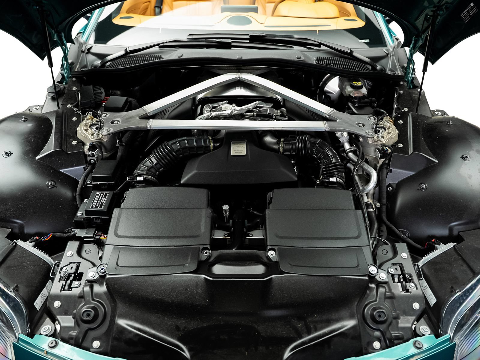 Used 2023 Aston Martin V8 Vantage Roadster RWD image 51
