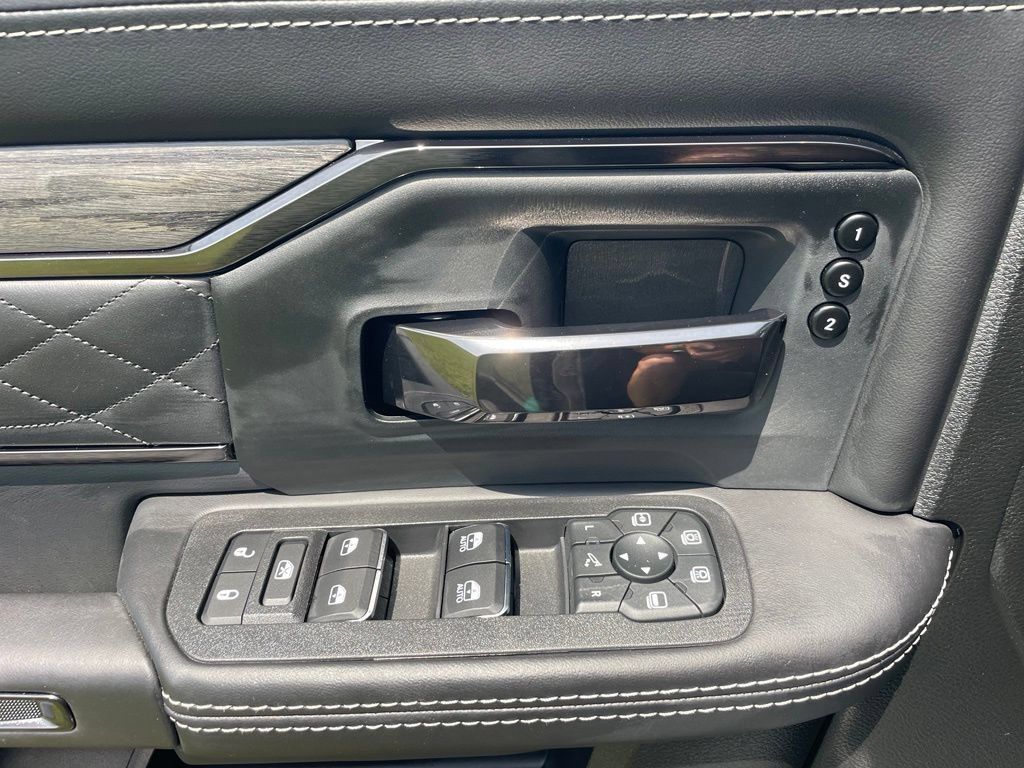 New 2026 RAM 3500 Limited AWD/4WD image 29