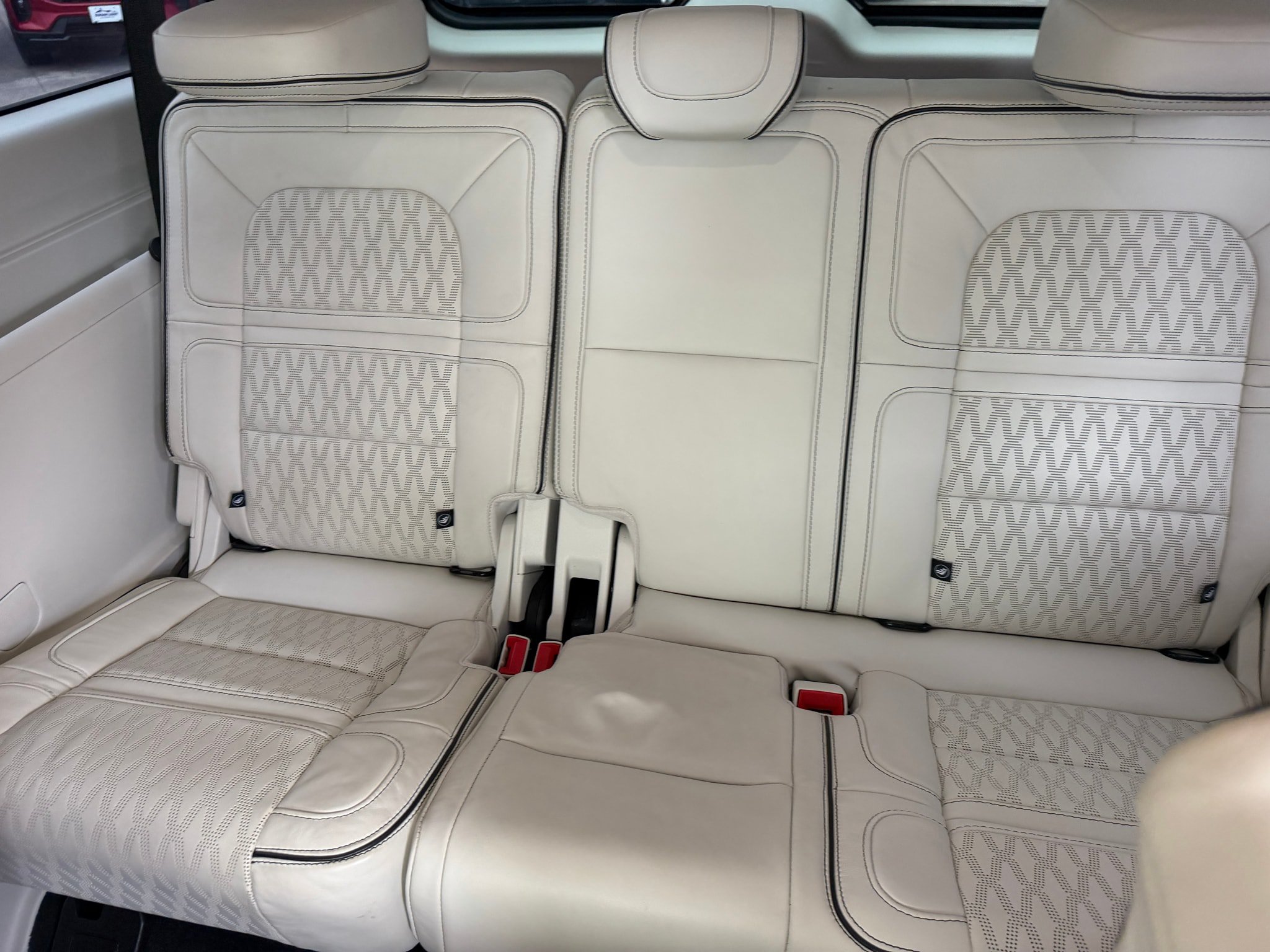 Used 2024 Lincoln Navigator L Black Label AWD/4WD image 9