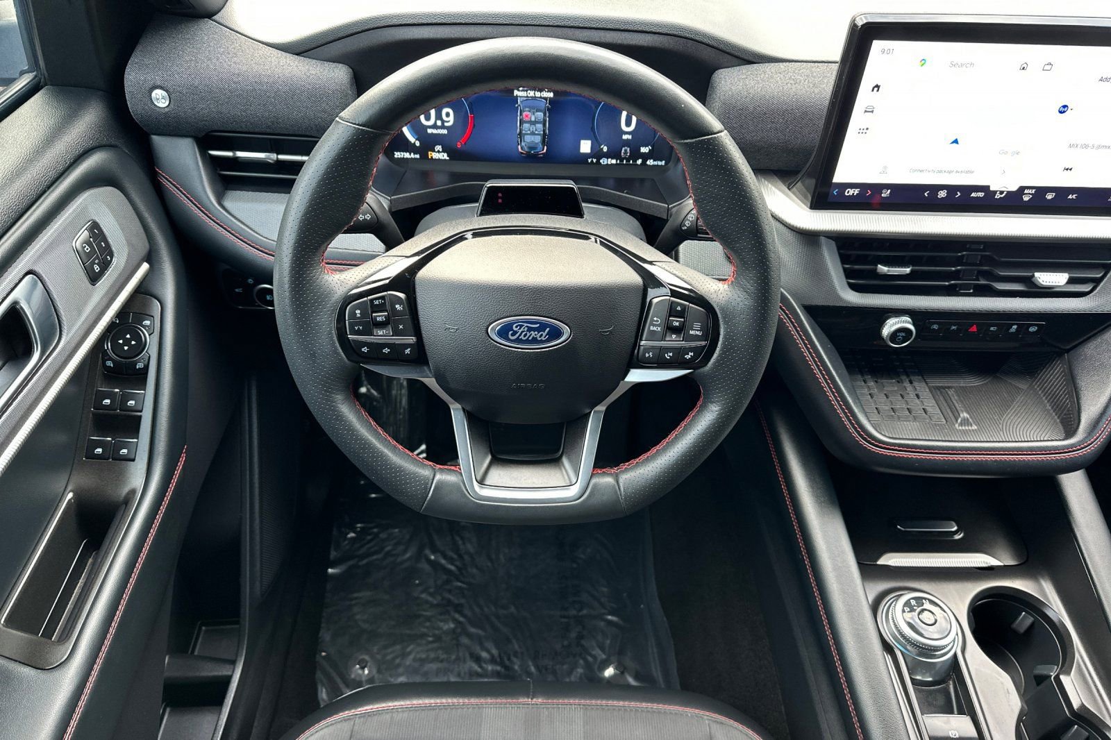 Used 2025 Ford Explorer ST-Line w/ Premium Package image 13