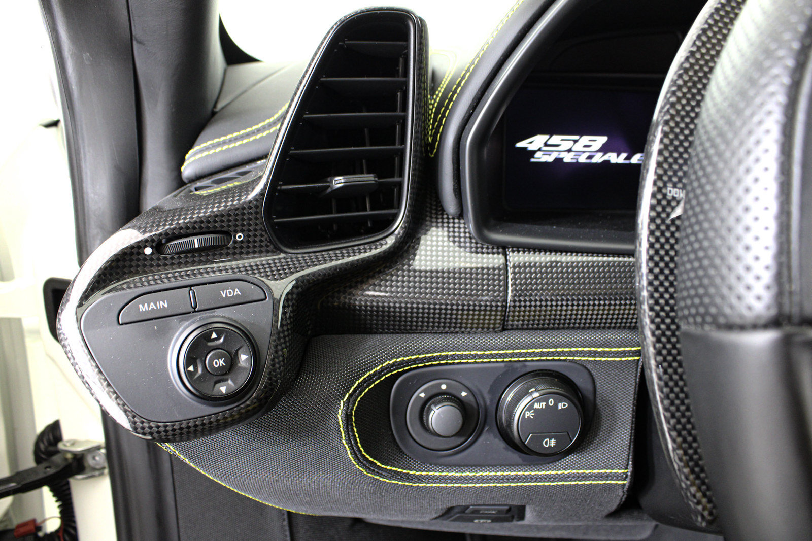 Used 2015 Ferrari 458 Speciale Coupe RWD image 46