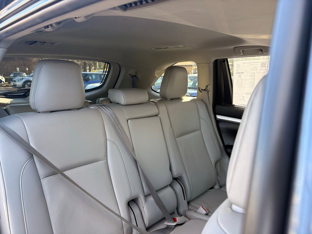 Used 2019 Toyota Highlander XLE image 20