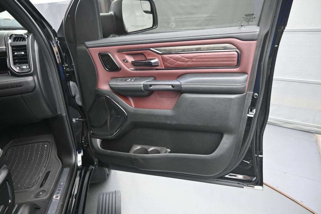 Used 2025 RAM 1500 Limited AWD/4WD image 14