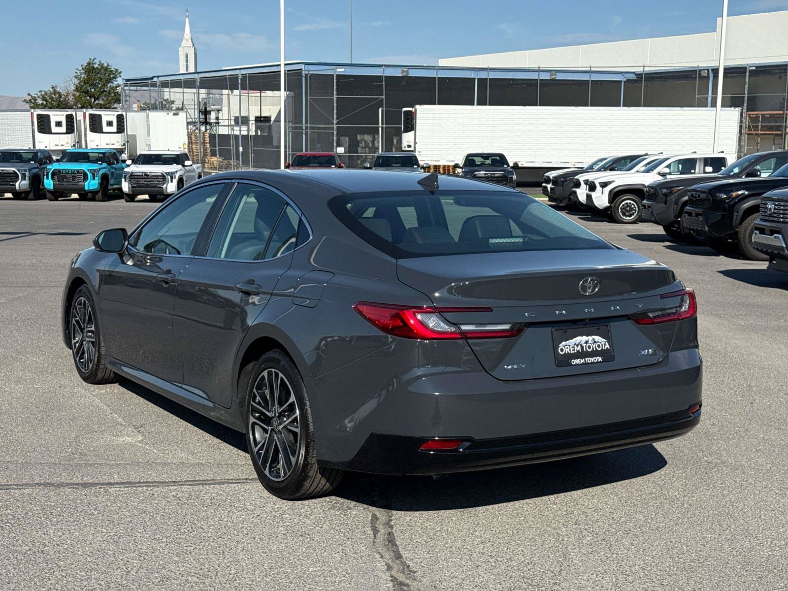 Used 2026 Toyota Camry XLE FWD image 5