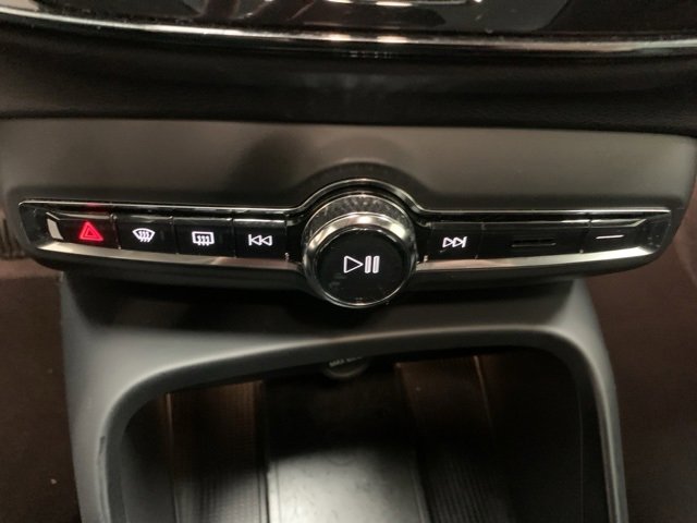 Certified 2024 Volvo XC40 B5 Core image 16