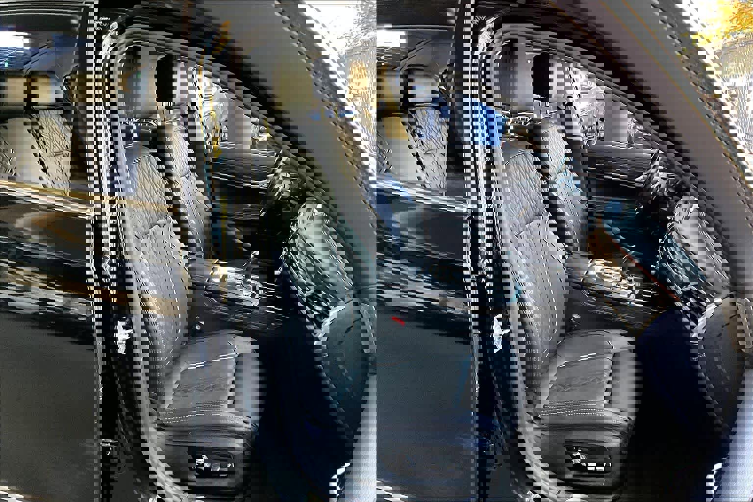 Used 2021 BMW 750i xDrive w/ Luxury Rear Seating Package image 8