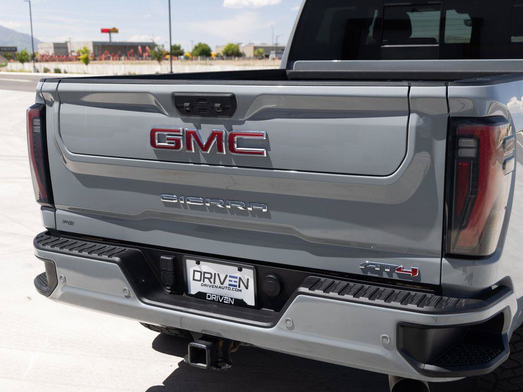 Used 2024 GMC Sierra 2500 AT4 w/ AT4 Premium Plus Package AWD/4WD image 10