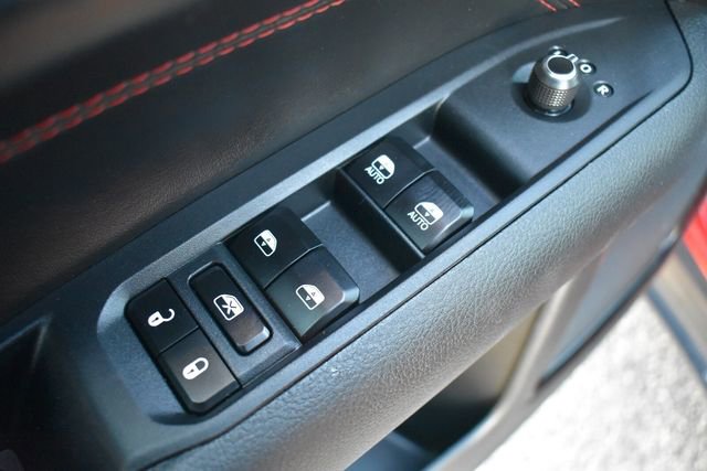 Used 2025 Jeep Compass Trailhawk image 23