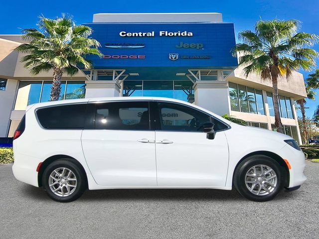 New 2026 Chrysler Voyager LX FWD image 4