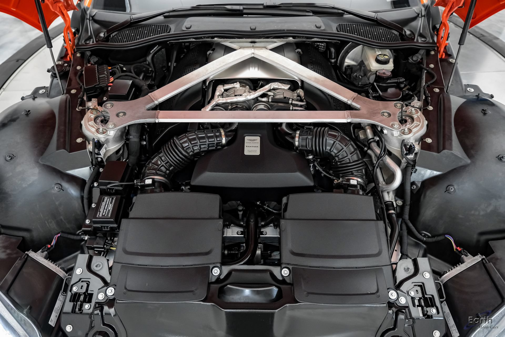 Used 2020 Aston Martin V8 Vantage Coupe RWD image 4