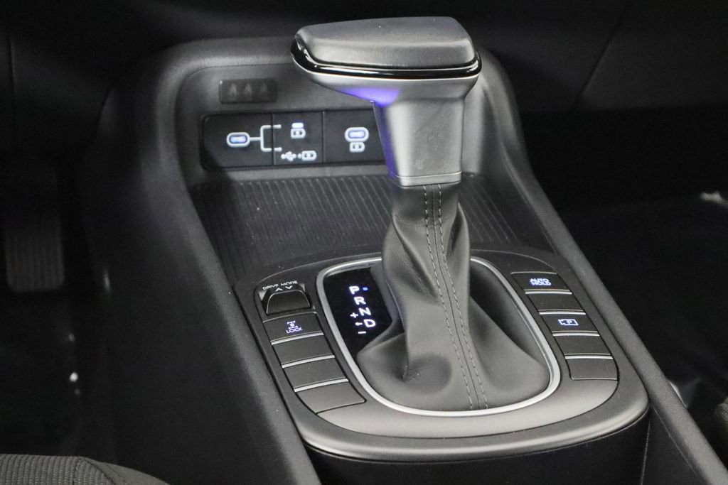 Used 2025 Hyundai Kona SEL image 32