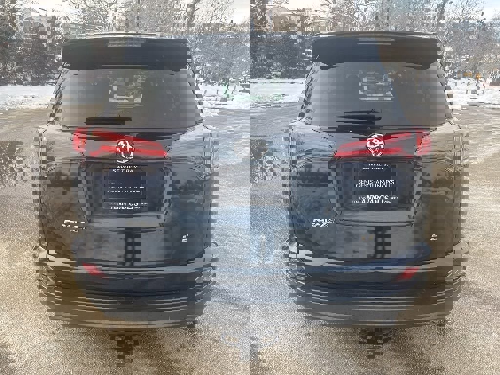 Used 2018 Toyota RAV4 LE w/ All Weather Liner Package image 7