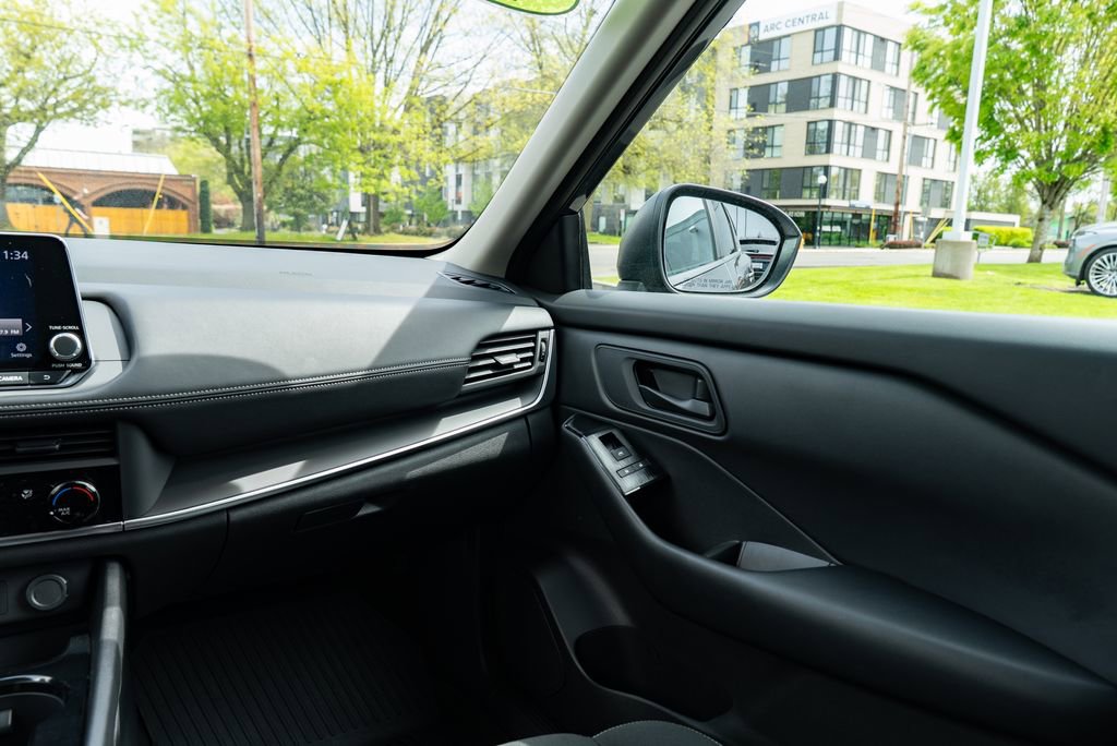 Certified 2025 Nissan Rogue S image 10