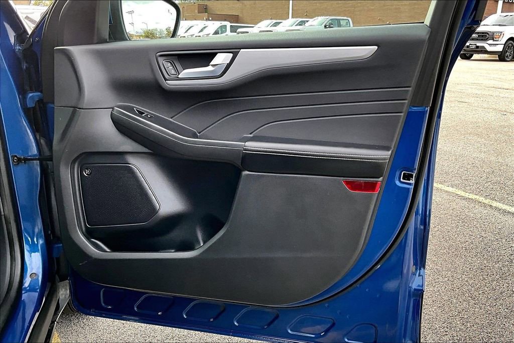 Certified 2023 Ford Escape Platinum w/ Premium Technology Package image 23