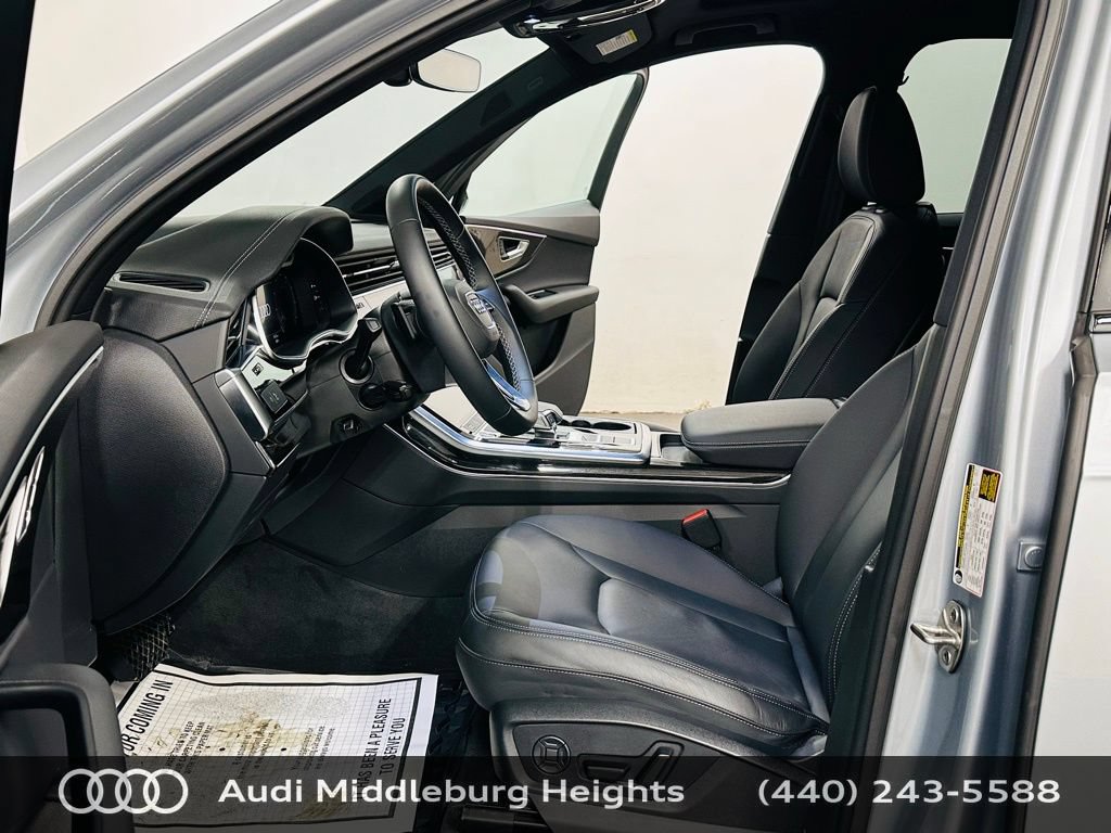 Certified 2025 Audi Q7 2.0T Premium w/ Convenience Plus Package AWD/4WD image 11