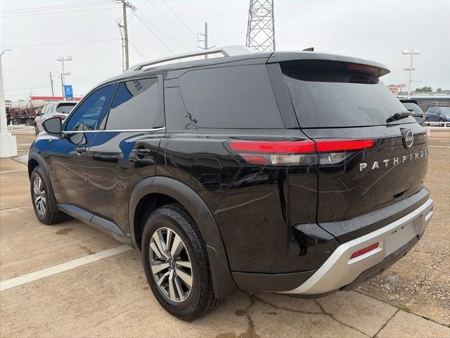 Used 2025 Nissan Pathfinder SL image 4