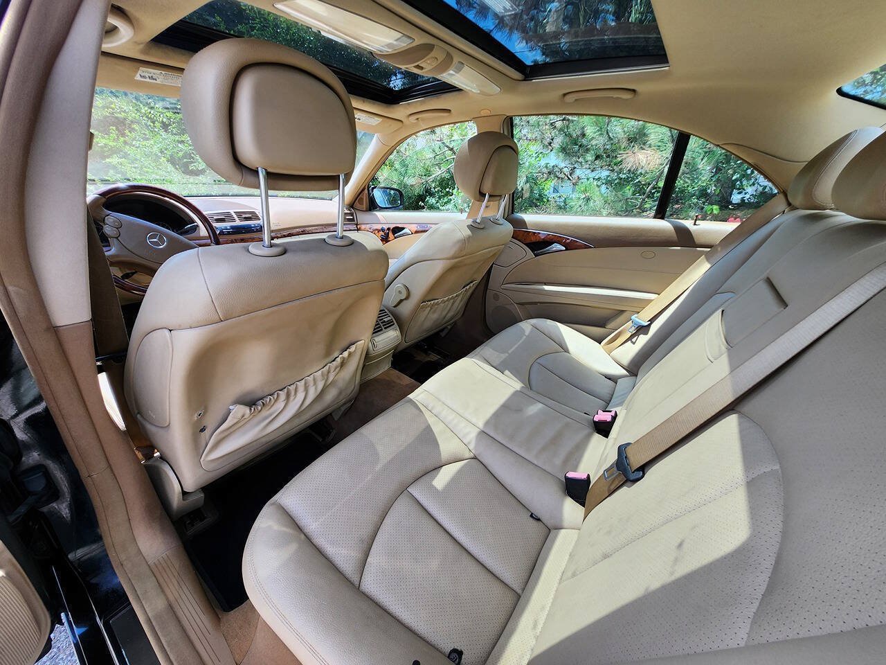Used 2009 Mercedes-Benz E 350 4MATIC Sedan image 12