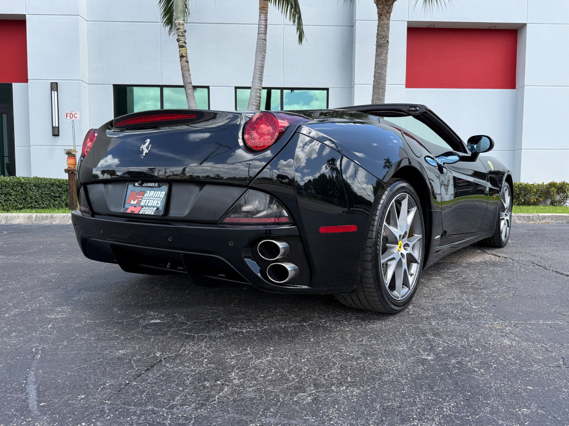 Used 2012 Ferrari California image 16