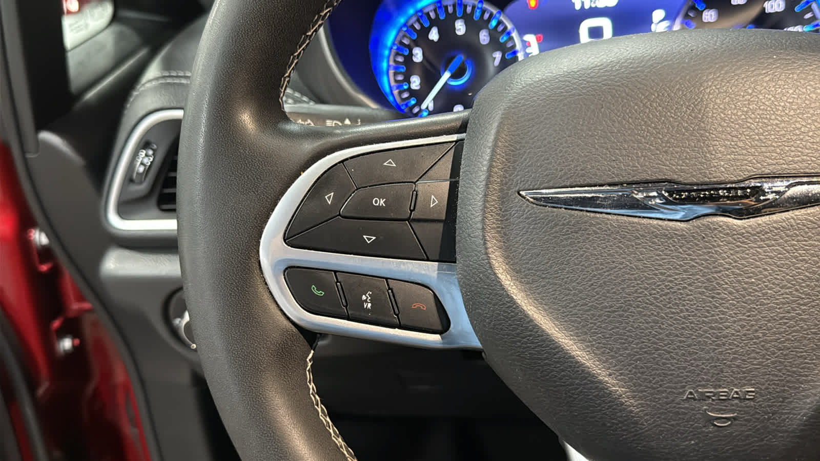 Used 2025 Chrysler Pacifica Select FWD image 12