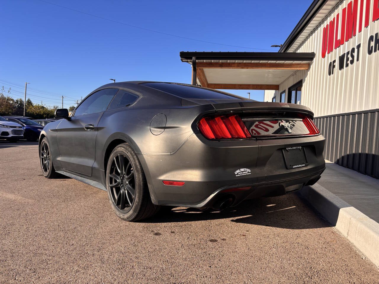 Used 2017 Ford Mustang Coupe RWD image 9