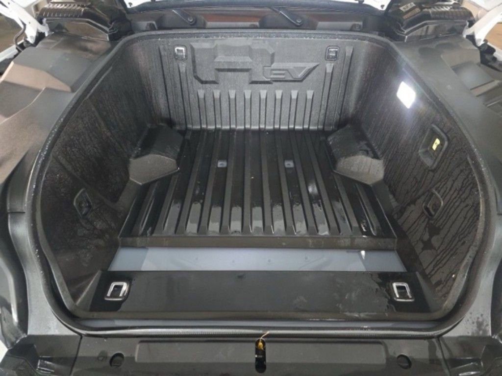 Used 2025 GMC Hummer EV 3X w/ LPO, Sport Package image 19