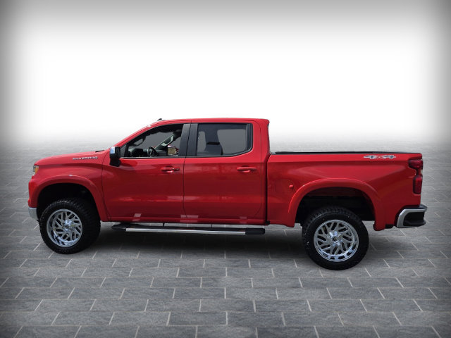 Used 2025 Chevrolet Silverado 1500 LT AWD/4WD image 4
