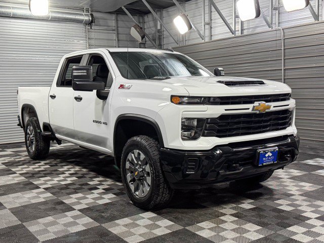 Used 2024 Chevrolet Silverado 2500 Custom w/ Custom Value Package image 4