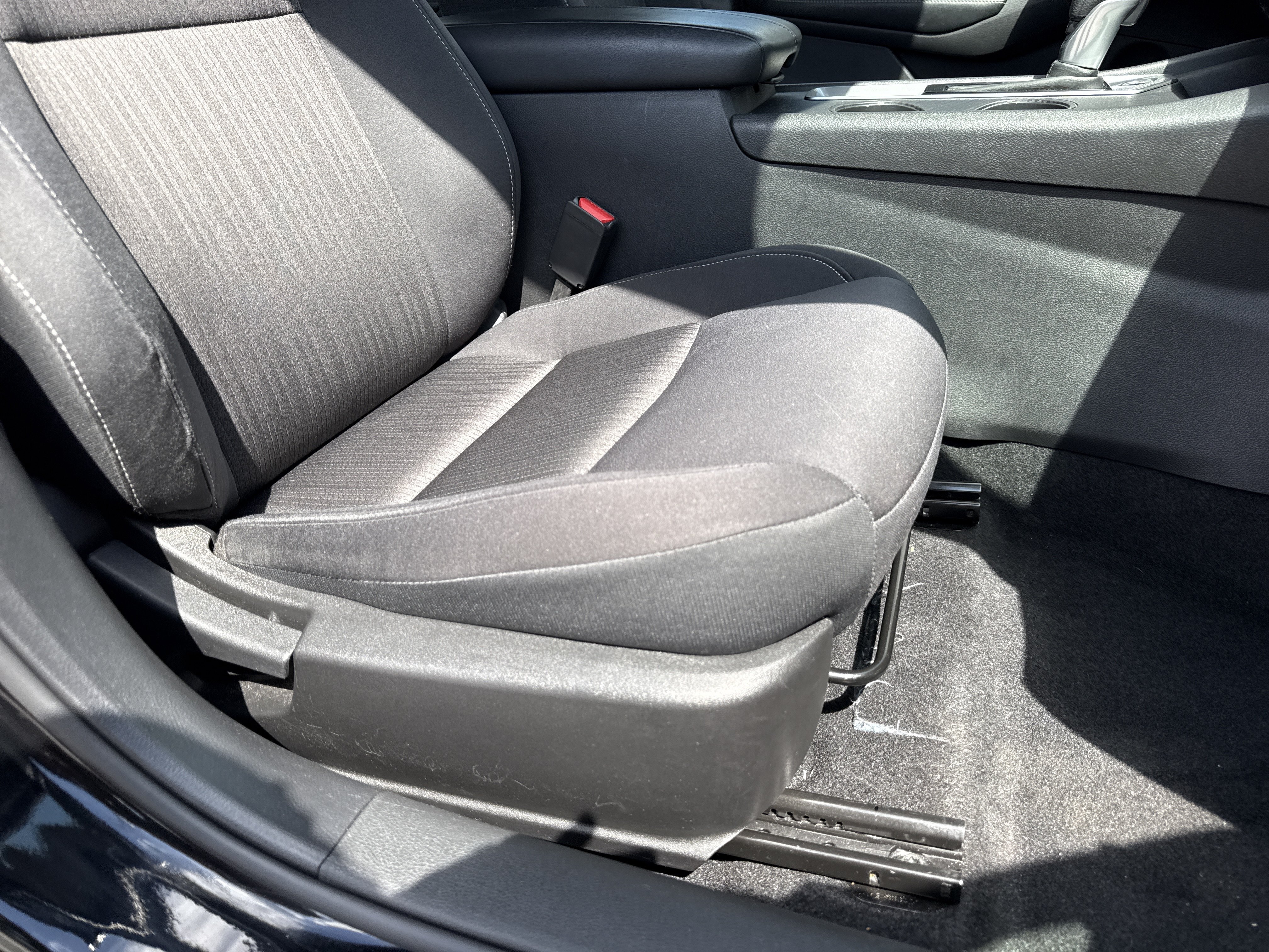 Used 2025 Nissan Altima 2.5 SV FWD image 24