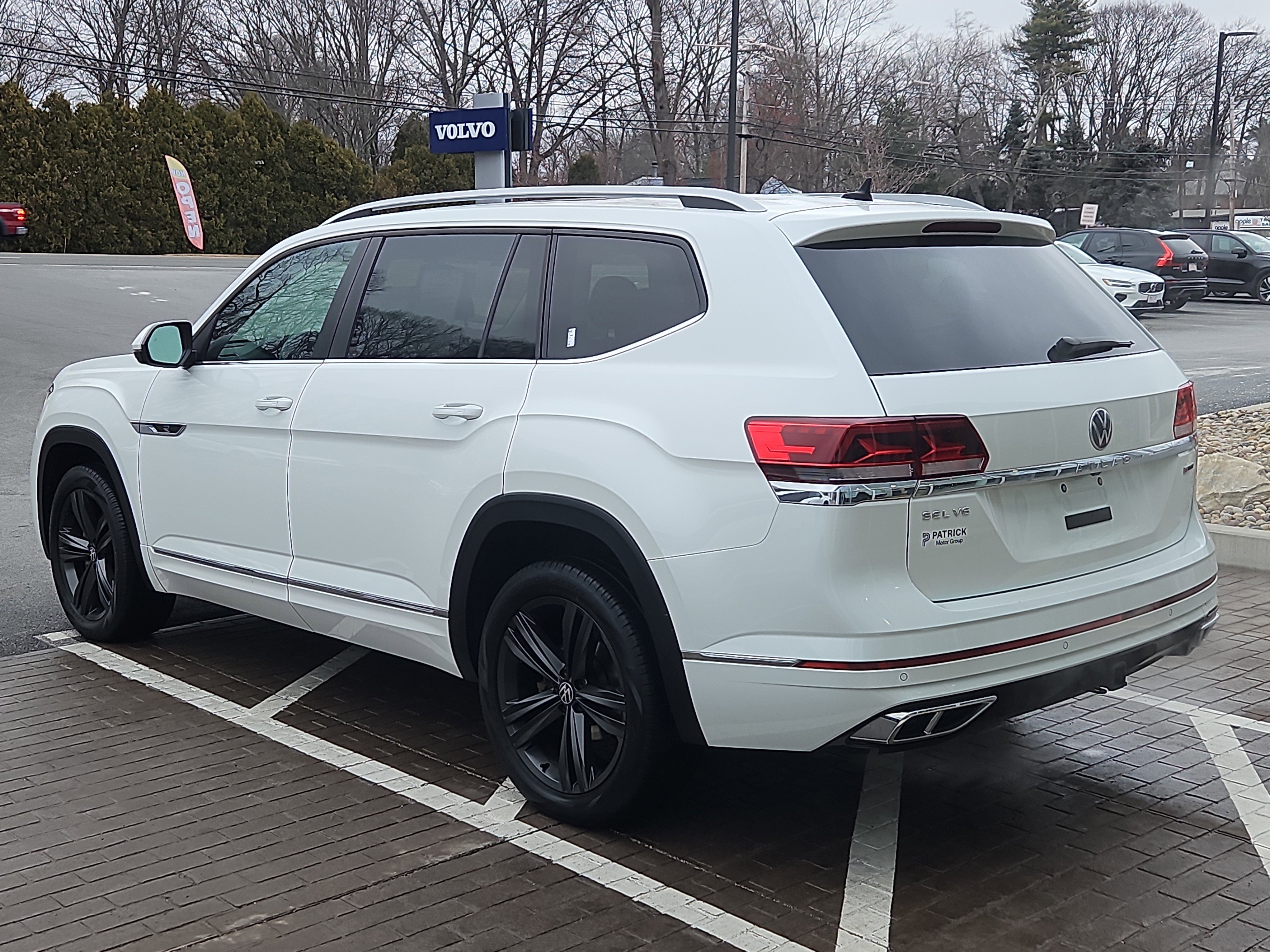 Certified 2022 Volkswagen Atlas SEL R-Line image 29