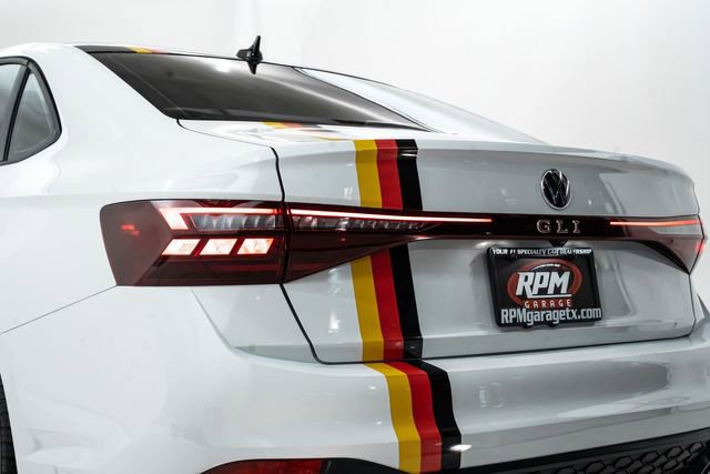 Used 2025 Volkswagen Jetta GLI Autobahn image 9