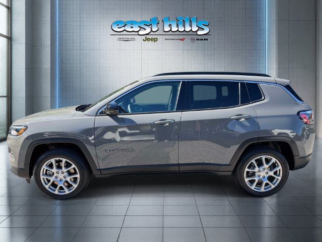 Certified 2023 Jeep Compass Latitude AWD/4WD image 6