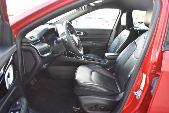 Used 2023 Jeep Compass Limited image 13