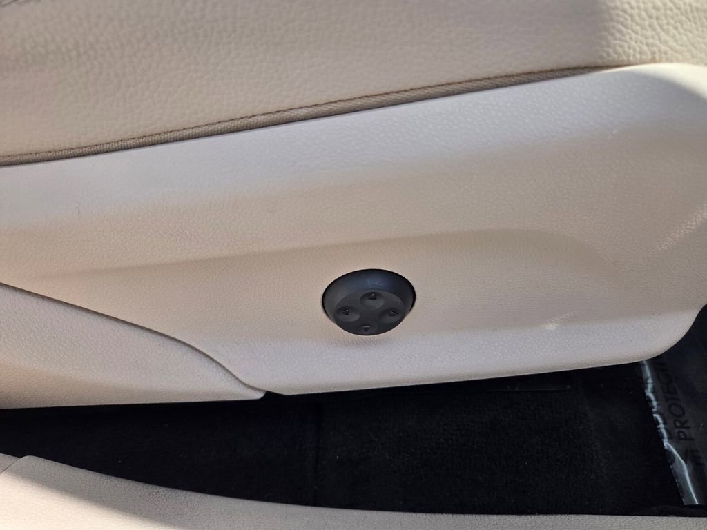 Used 2021 Mercedes-Benz GLC 300 image 17