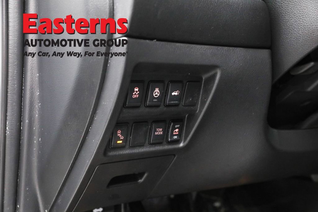 Used 2020 Nissan Pathfinder SL AWD/4WD image 25