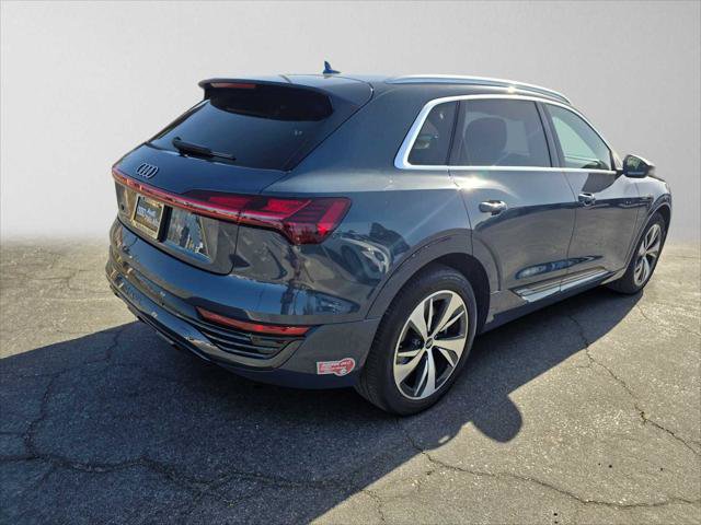 Used 2024 Audi Q8 e-tron Premium Plus w/ Premium Plus Package AWD/4WD image 3