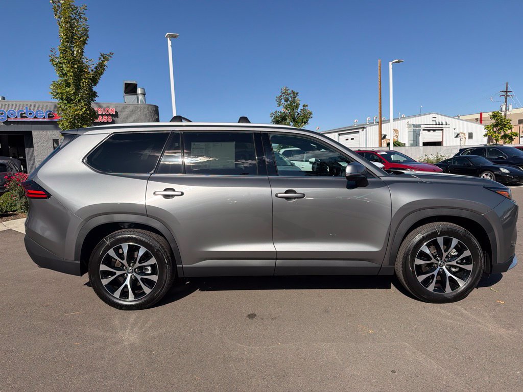 Used 2026 Toyota Grand Highlander AWD Hybrid image 10