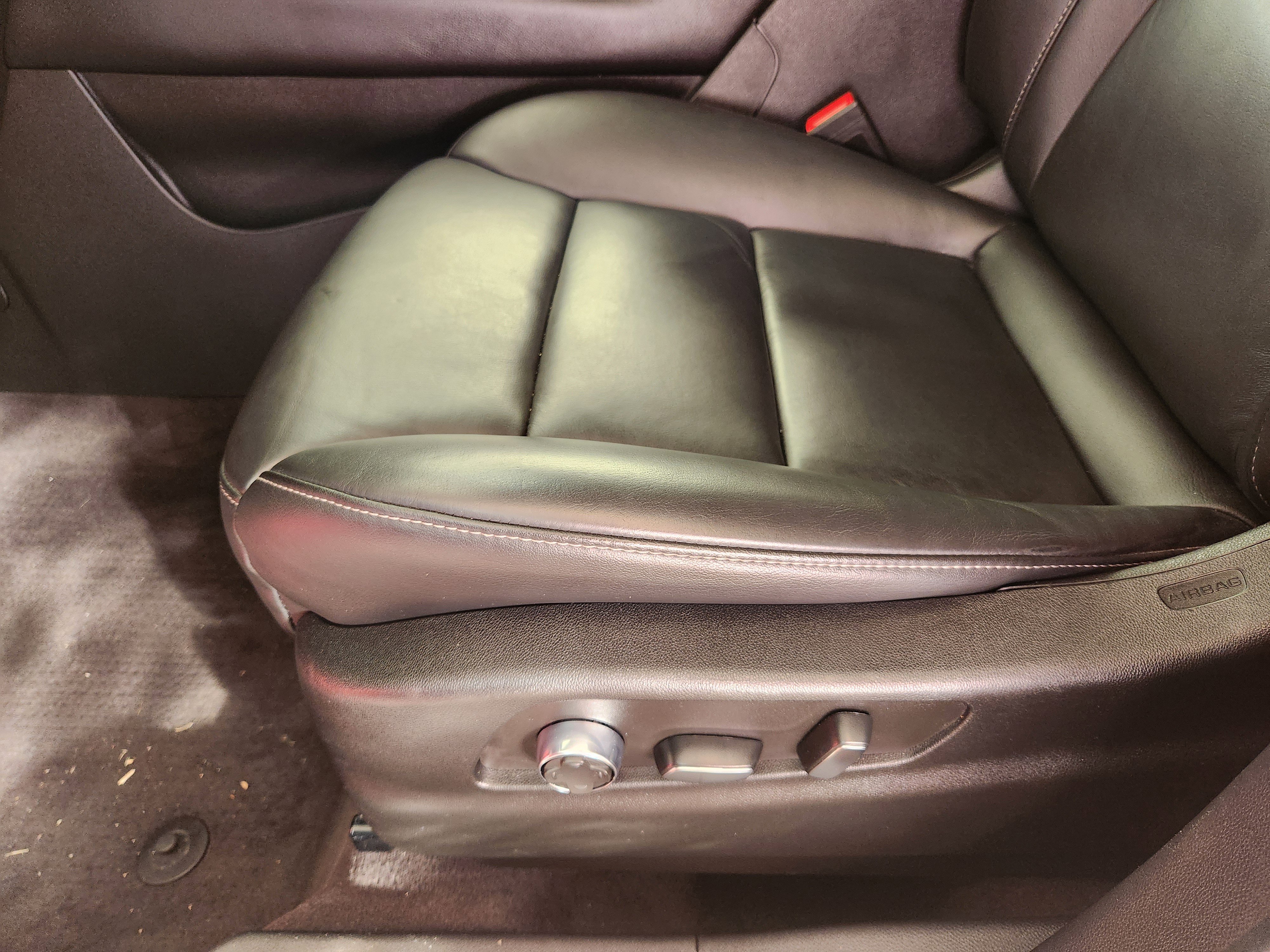 Certified 2024 Cadillac XT4 Premium Luxury AWD/4WD image 25