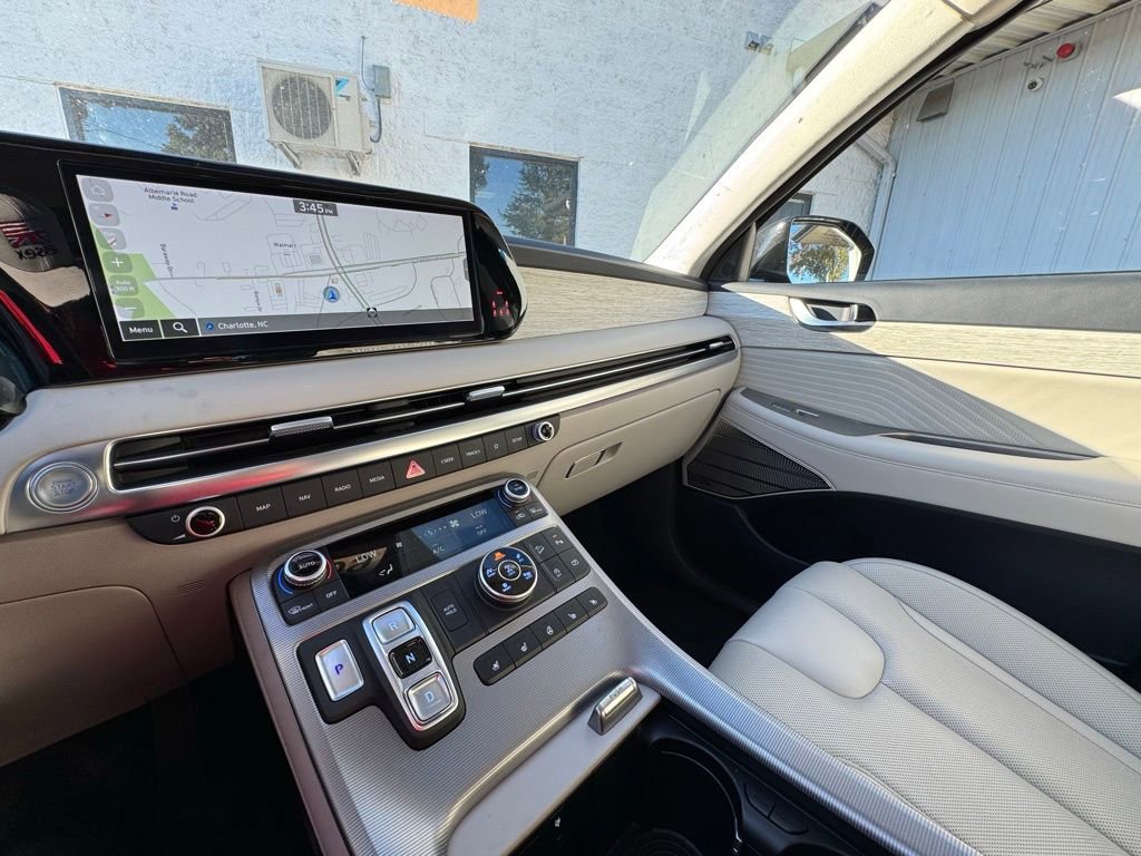 Used 2024 Hyundai Palisade Calligraphy image 16