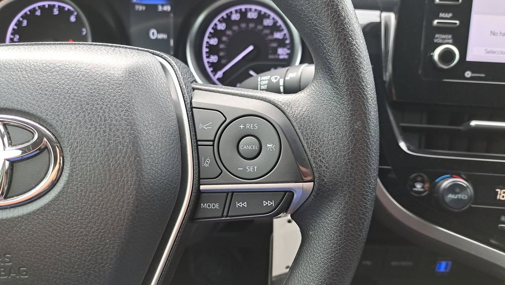 Used 2022 Toyota Camry LE image 26