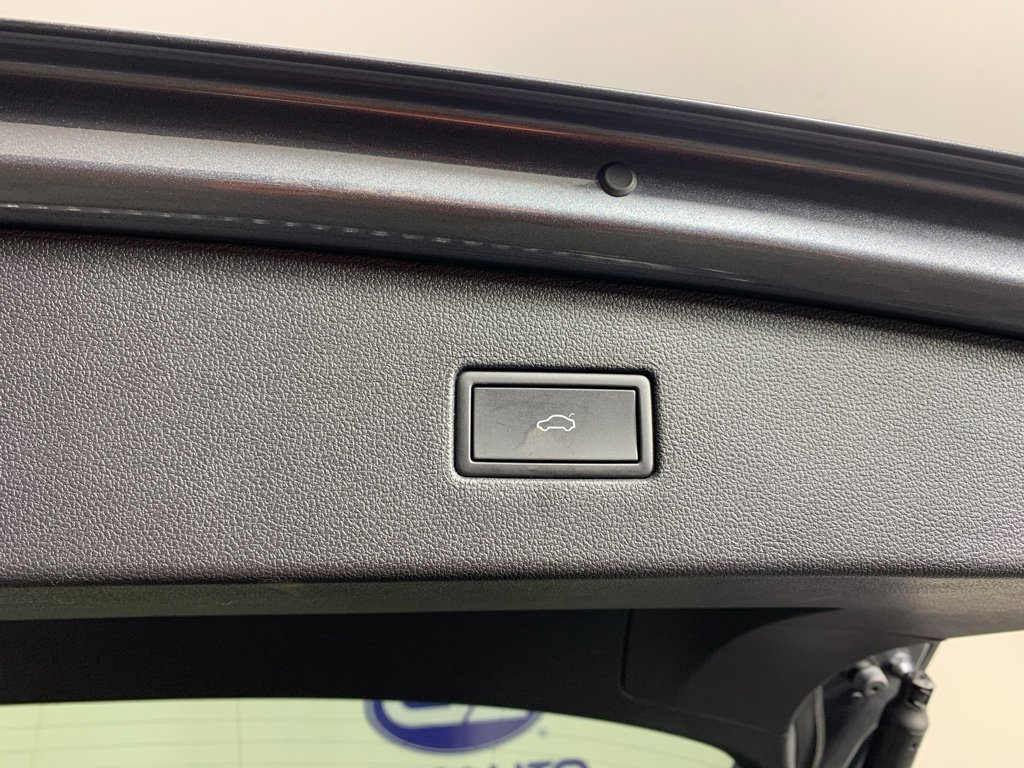 Used 2024 Volkswagen Tiguan Wolfsburg Edition image 37