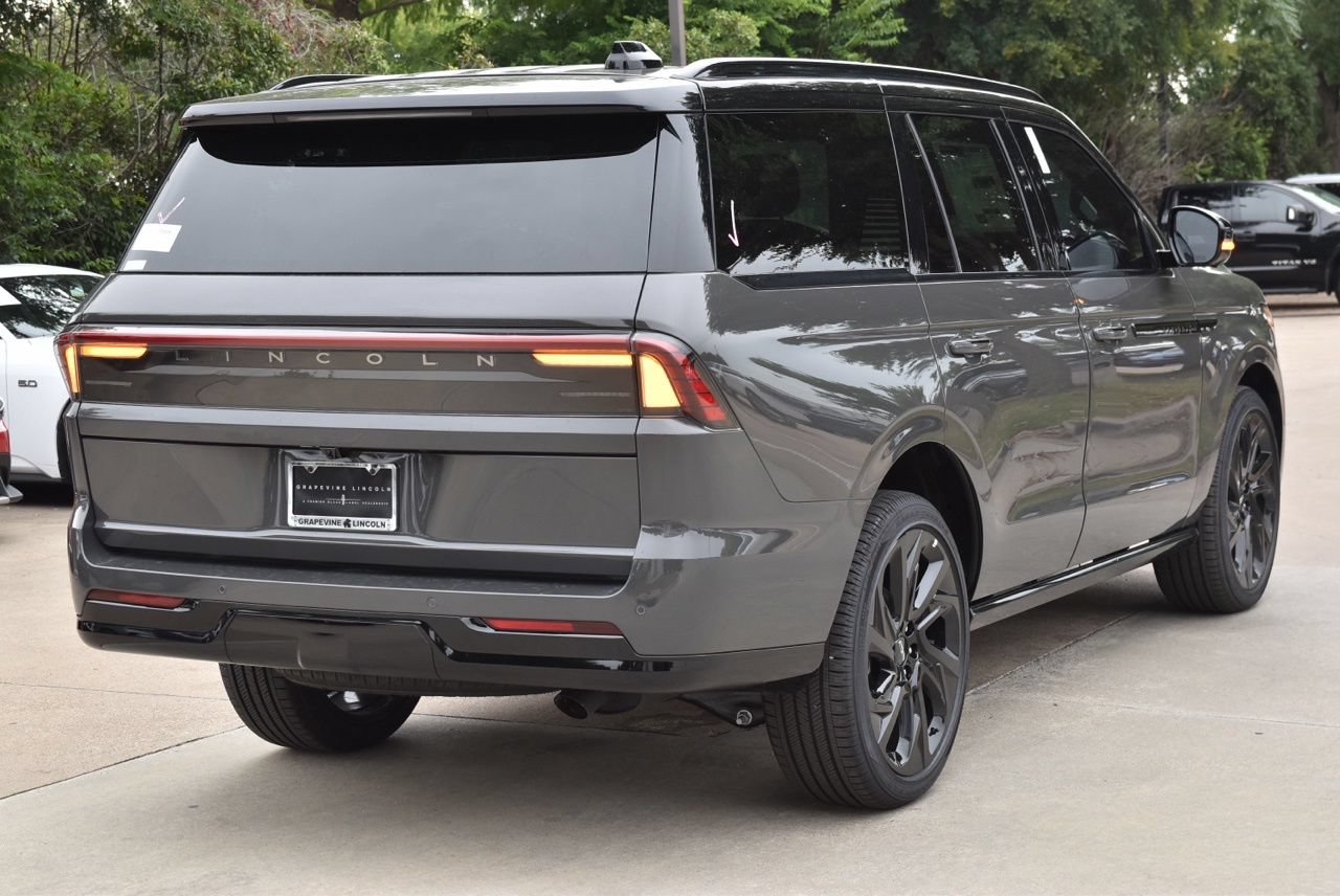New 2026 Lincoln Navigator Black Label AWD/4WD image 7
