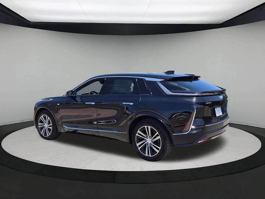 New 2026 Cadillac Lyriq Luxury AWD/4WD image 3