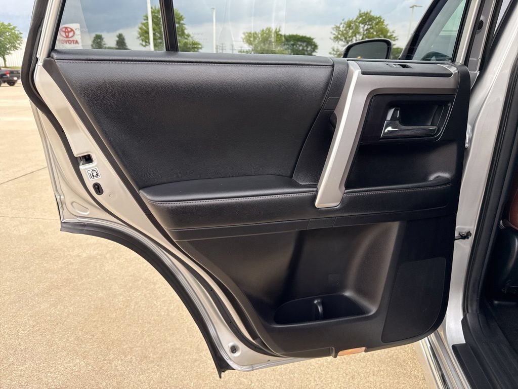 Used 2014 Toyota 4Runner Limited AWD/4WD image 19