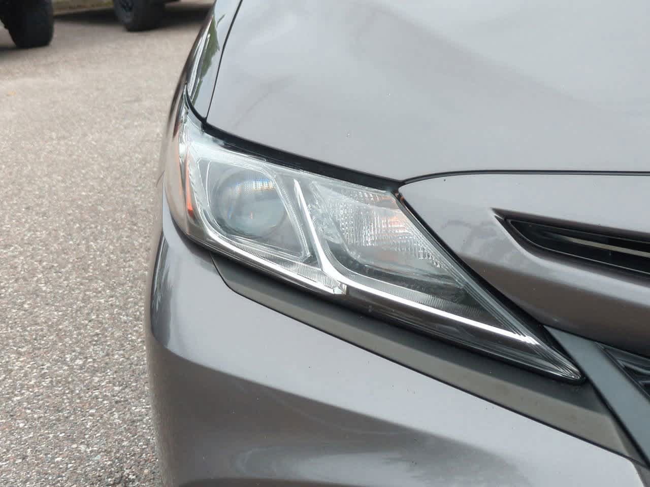 Certified 2018 Toyota Camry SE FWD image 10
