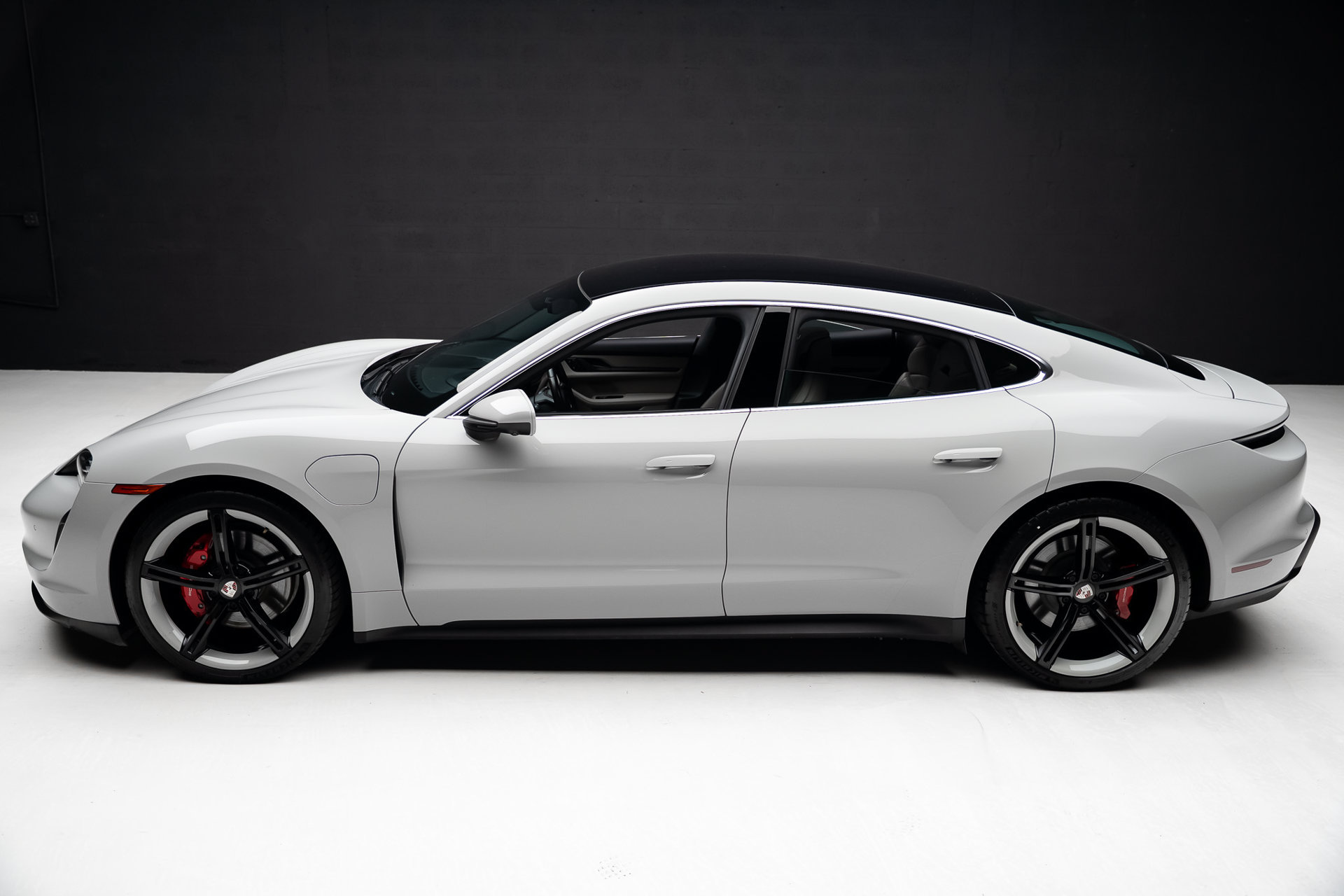 Used 2022 Porsche Taycan 4S AWD/4WD image 16